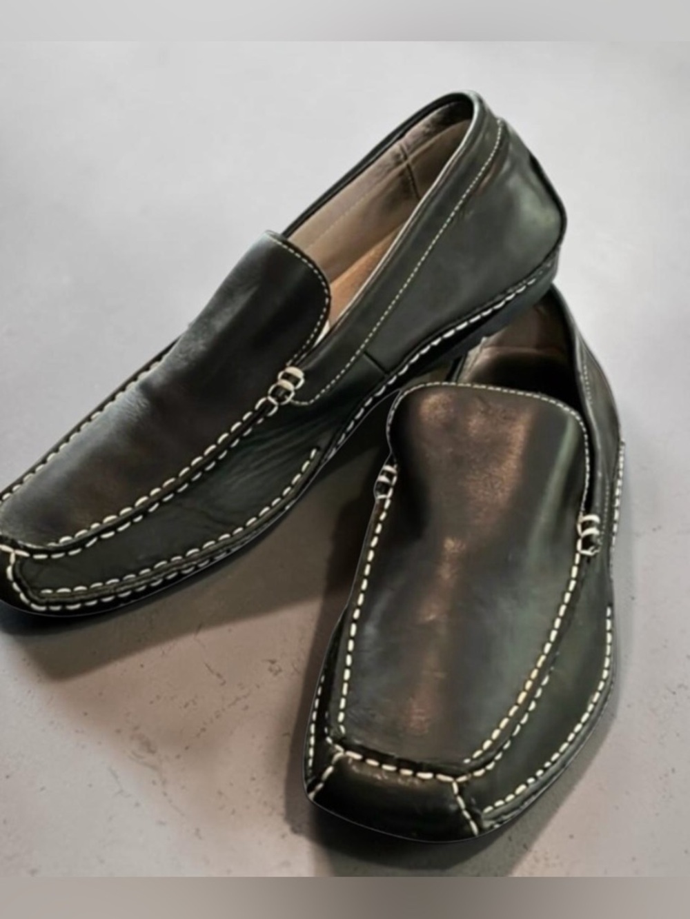 Men's Black Leather Slip-On Loafers with Contrast Stitching